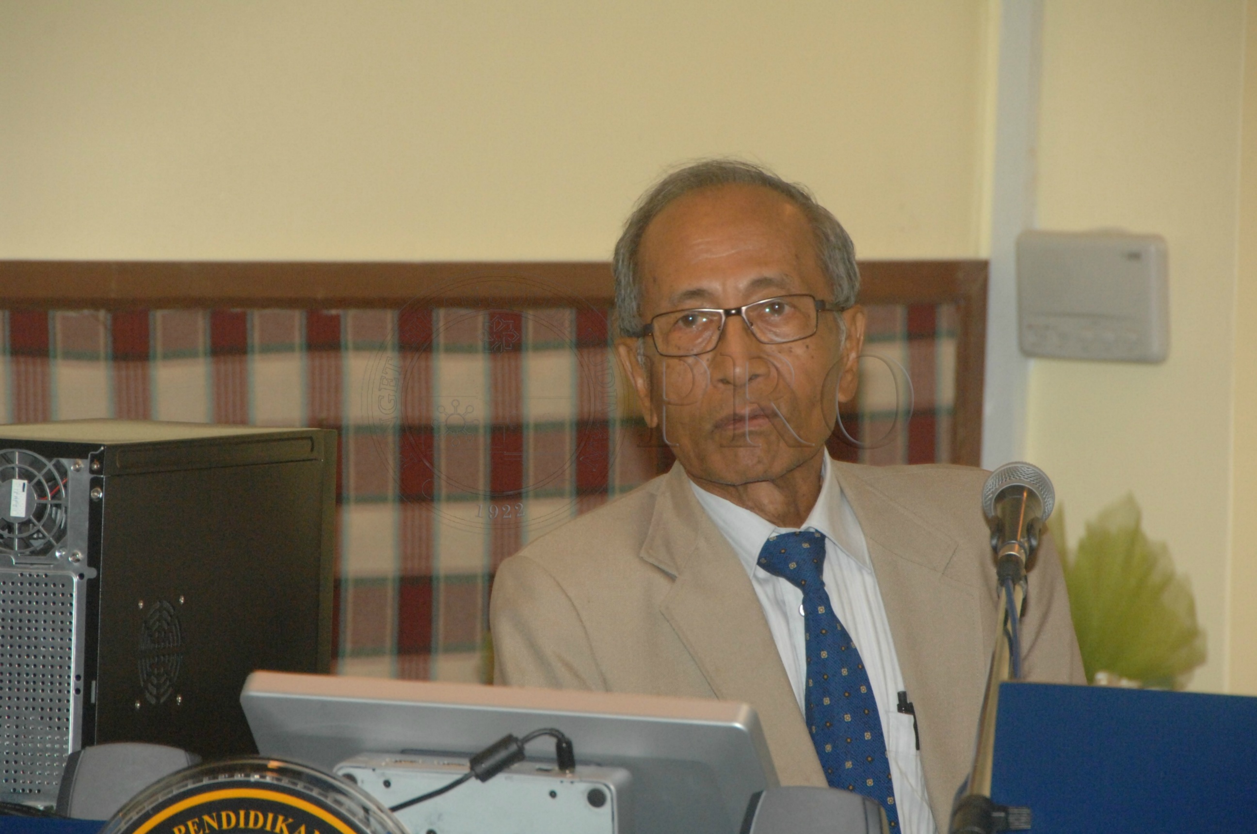 PRO 14 34 WACANA FBA 0124